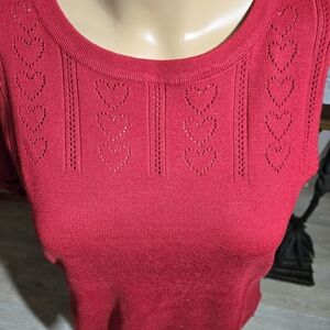 Cable & Gauge Red Women's Top with Heart Cutouts On Top, sz S.  NWOT